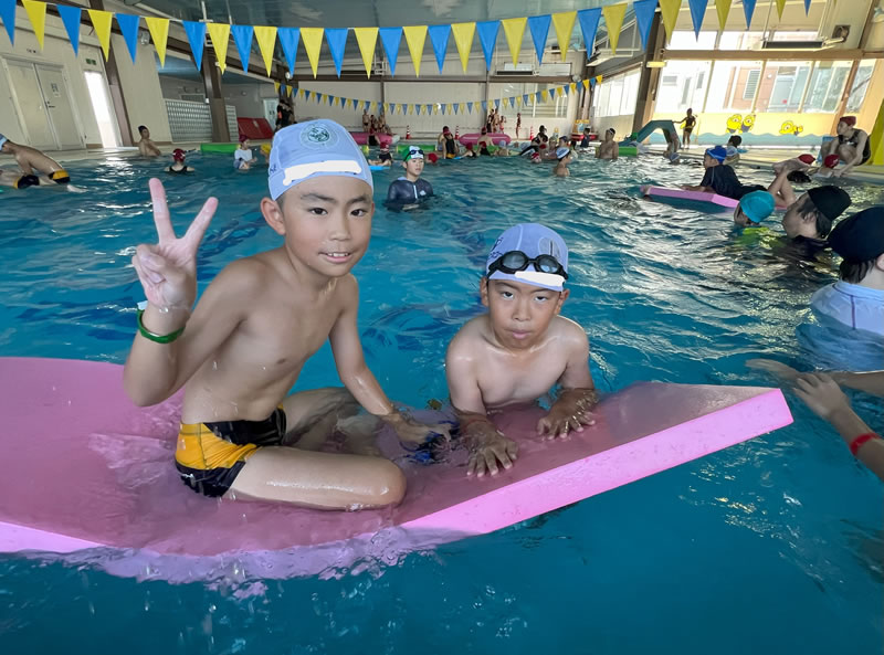 掛川スイミングスクールプール解放の様子